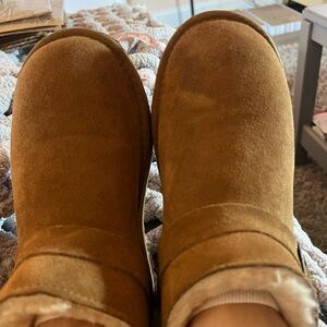 PAWZ Women's Brown Booties